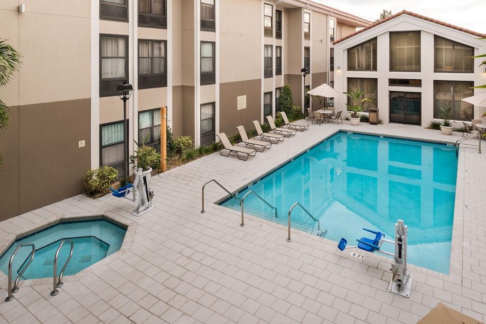 Hampton Inn & Suites Orlando-East Ucf Alafaya Exterior photo