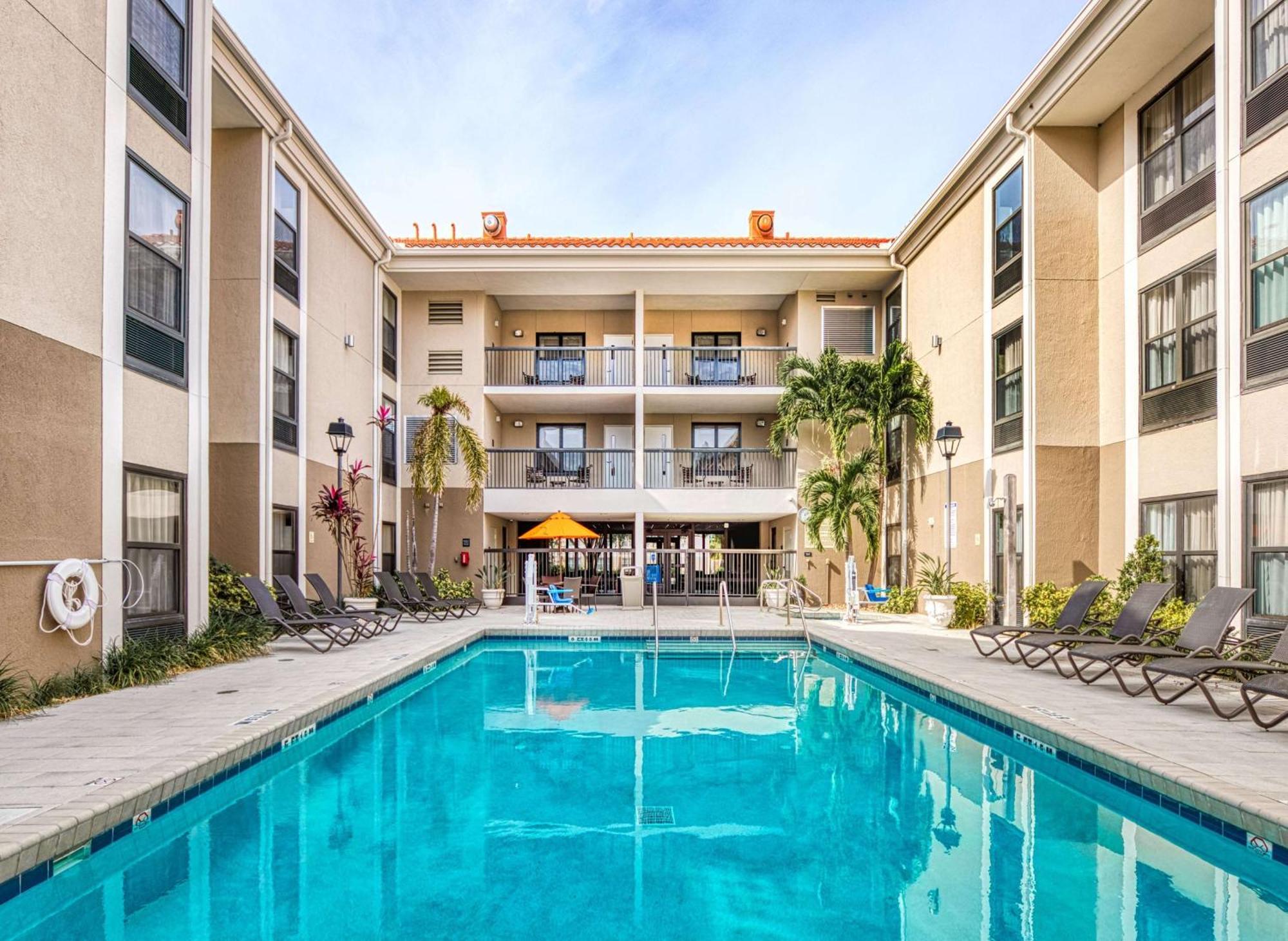 Hampton Inn & Suites Orlando-East Ucf Alafaya Exterior photo