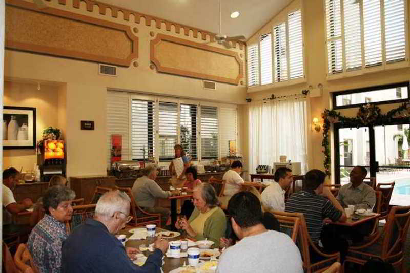 Hampton Inn & Suites Orlando-East Ucf Alafaya Restaurant photo